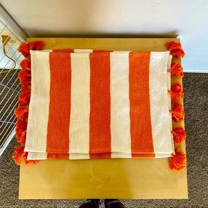 Opalhouse orange & white placemats